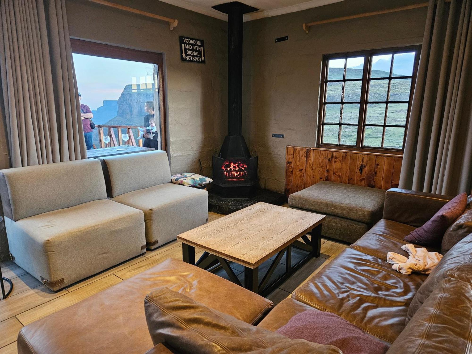Sani Mountain Escape Hotel Mokhotlong Buitenkant foto